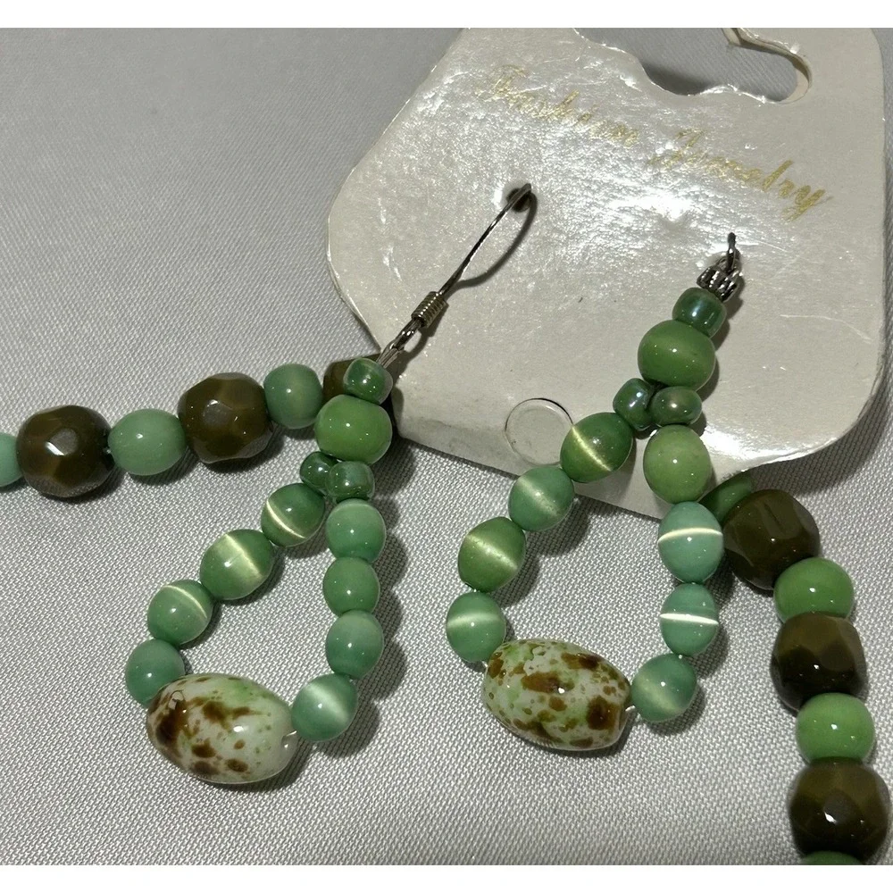 Green Beaded Necklace and Earrings Set with decorative Leaf‎ Toggle clasp